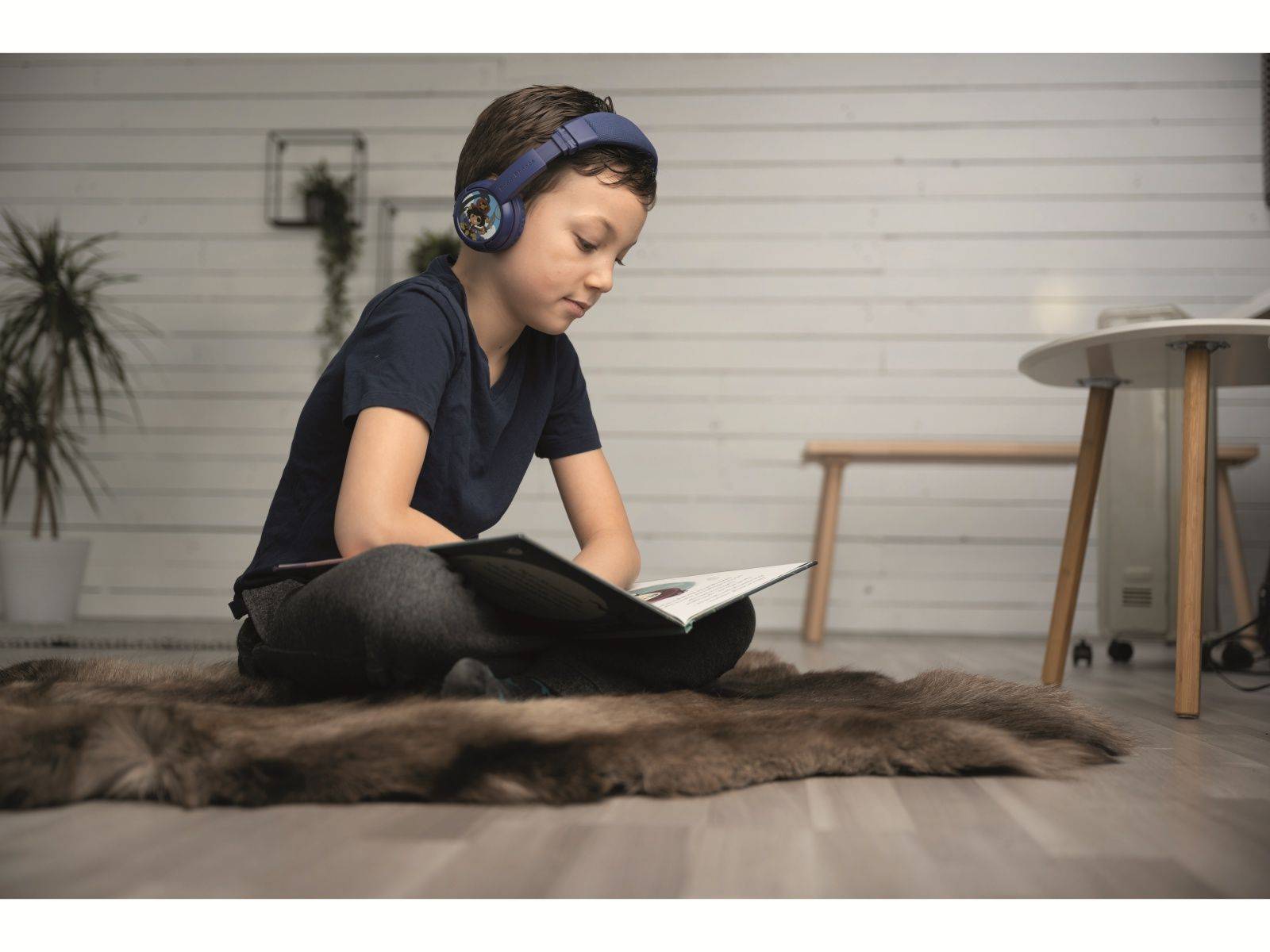 Symbol image for onanoff BuddyPhones® Children On-ear headset Bluetooth® (1075101), Corded (1075100) Dark blue Volume limiter, Foldable, 