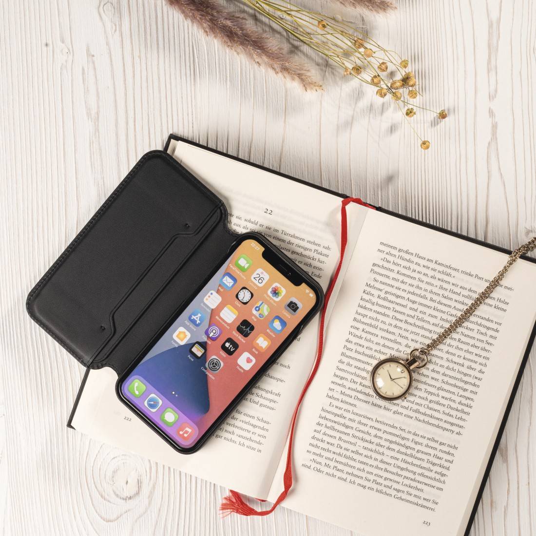 Hama Flip Case Apple iPhone 13 Pro Black 00196979-1