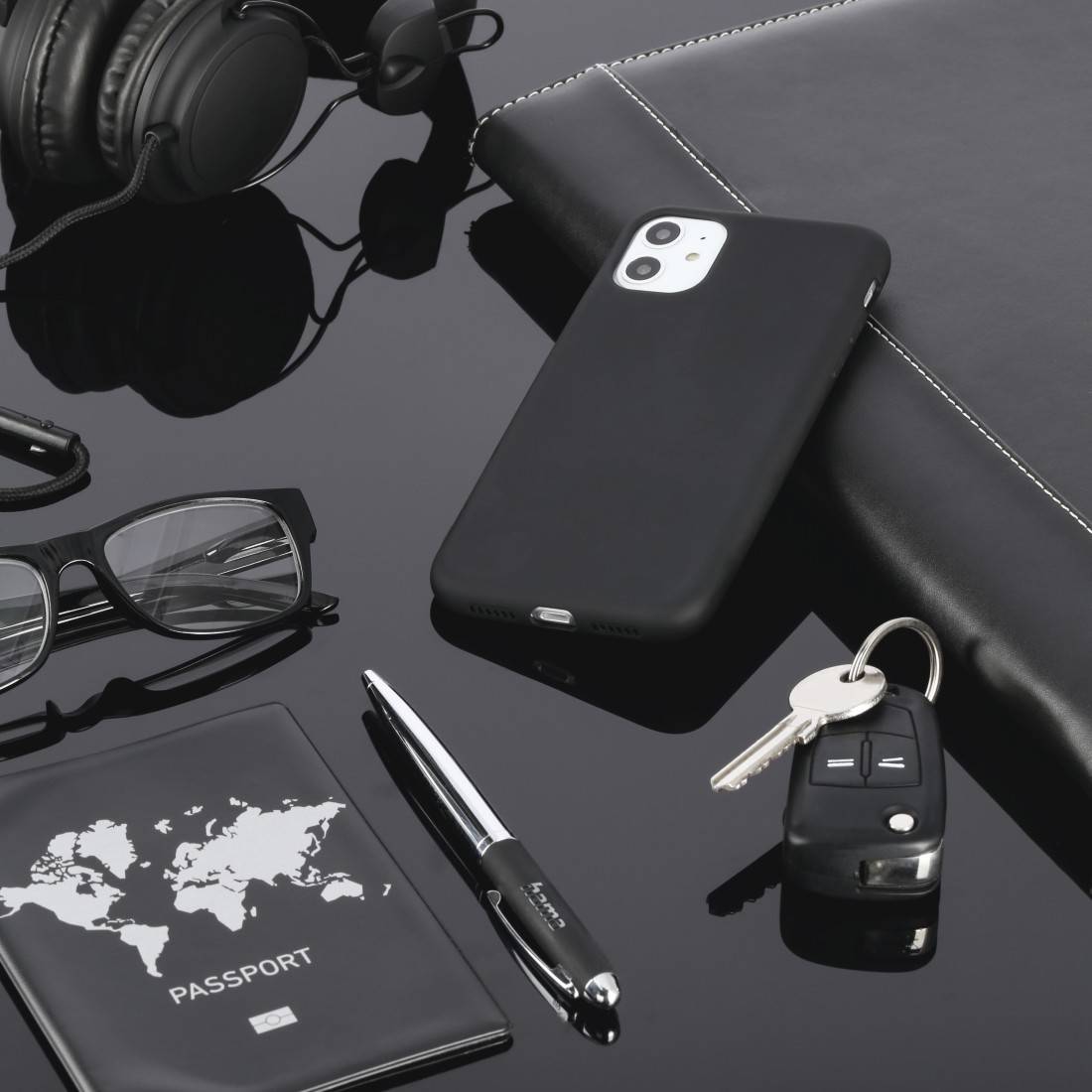 Hama Cover Apple iPhone 14 Pro Black MagSafe compatibility 00215529-1