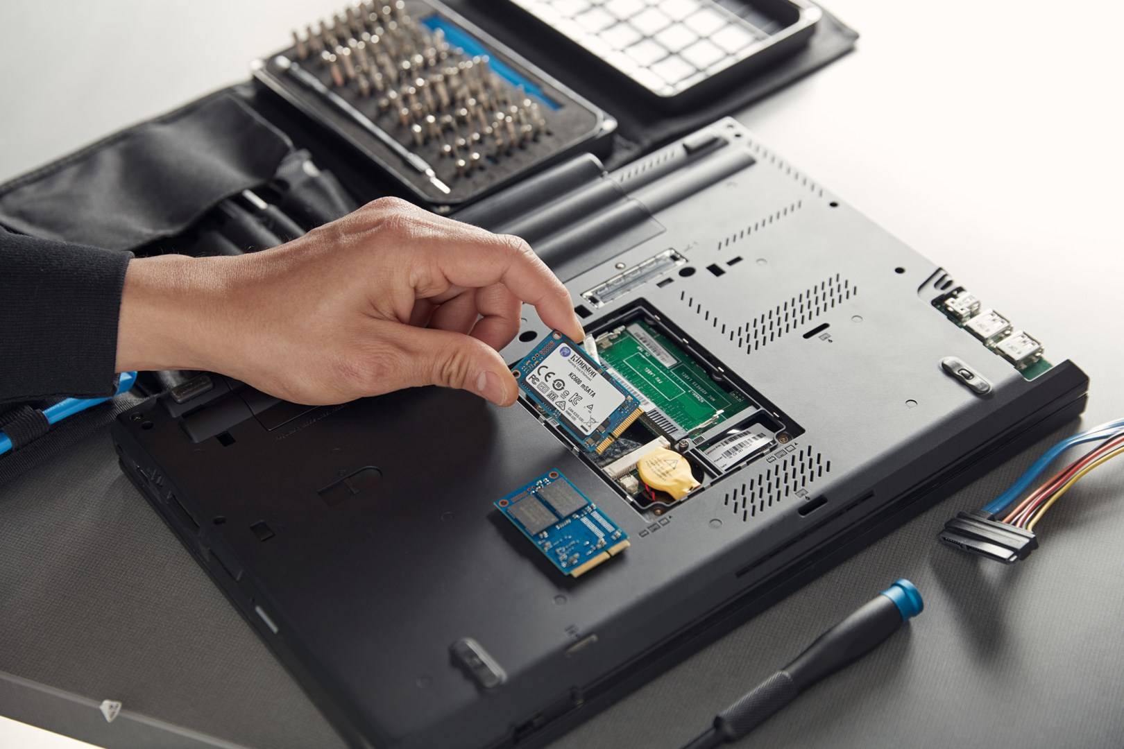 Kingston 256 GB Internal mSATA SSD SATA 6 Gbps Retail SKC600MS/256G-9