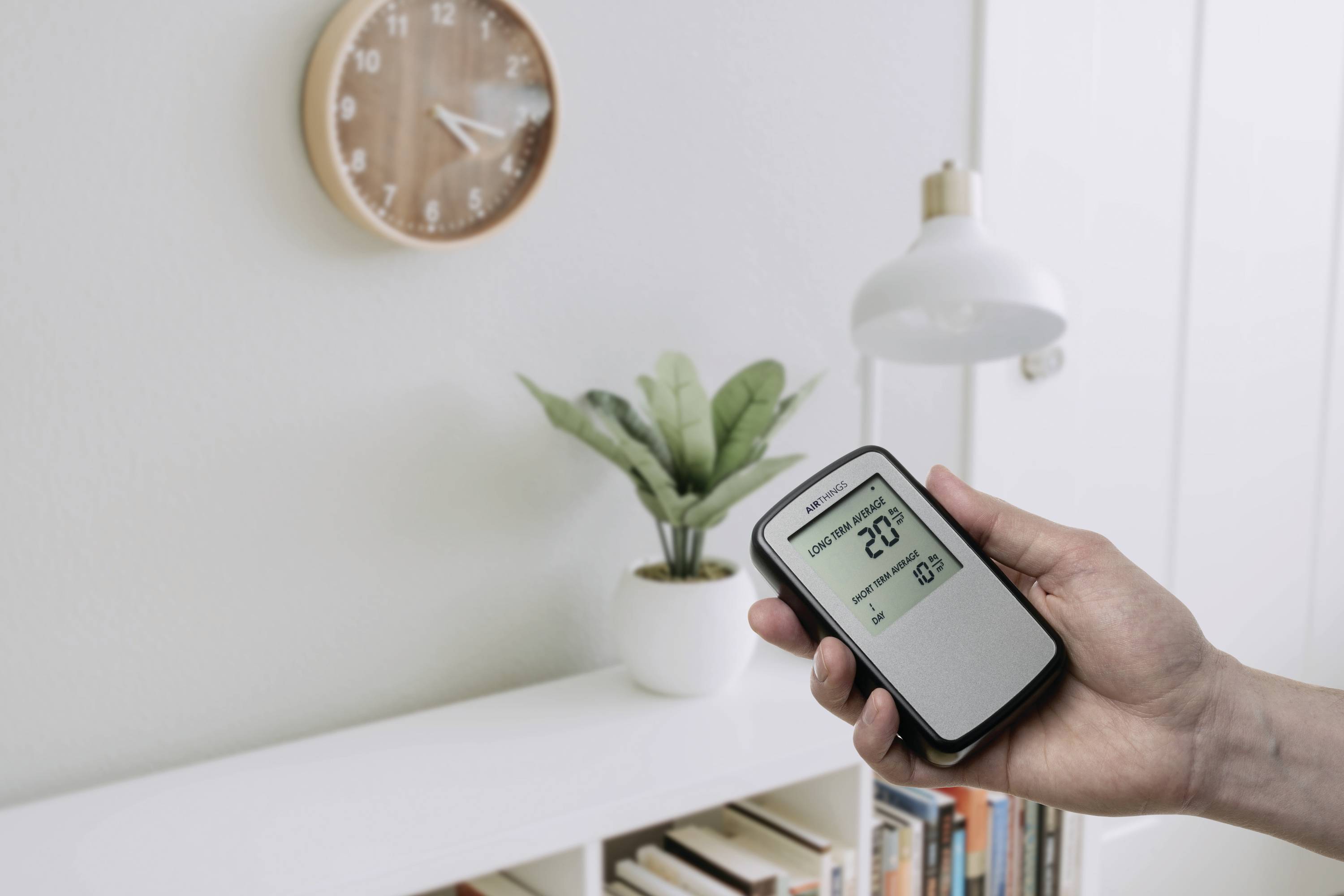 Medidor de radon Airthings Corentium Home-1