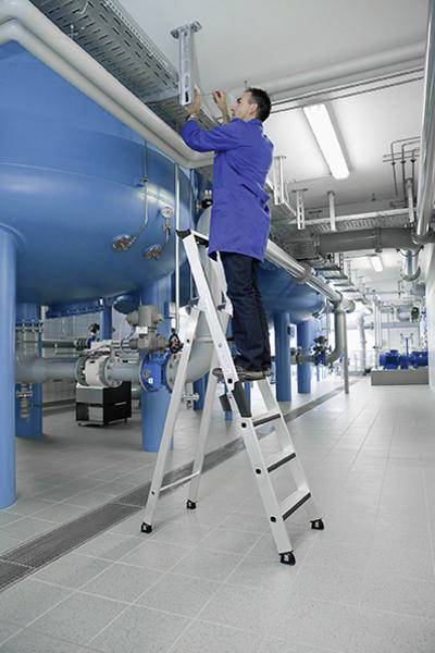MUNK Günzburger Steigtechnik 42104 Aluminio Escalera de tijera con escalones Altura de trabajo (máx.): 3 m 7100-0