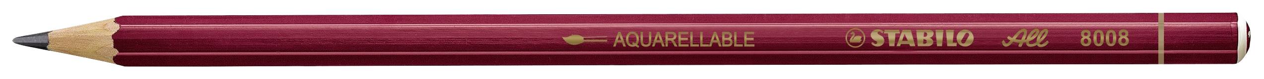 Un crayon rouge de la marque Staedtler portant l'inscription 'Noris Club'.