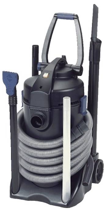 « Un aspirateur industriel noir et gris avec un tuyau enroulé et diverses accessoires rangés sur une base à roulettes. »