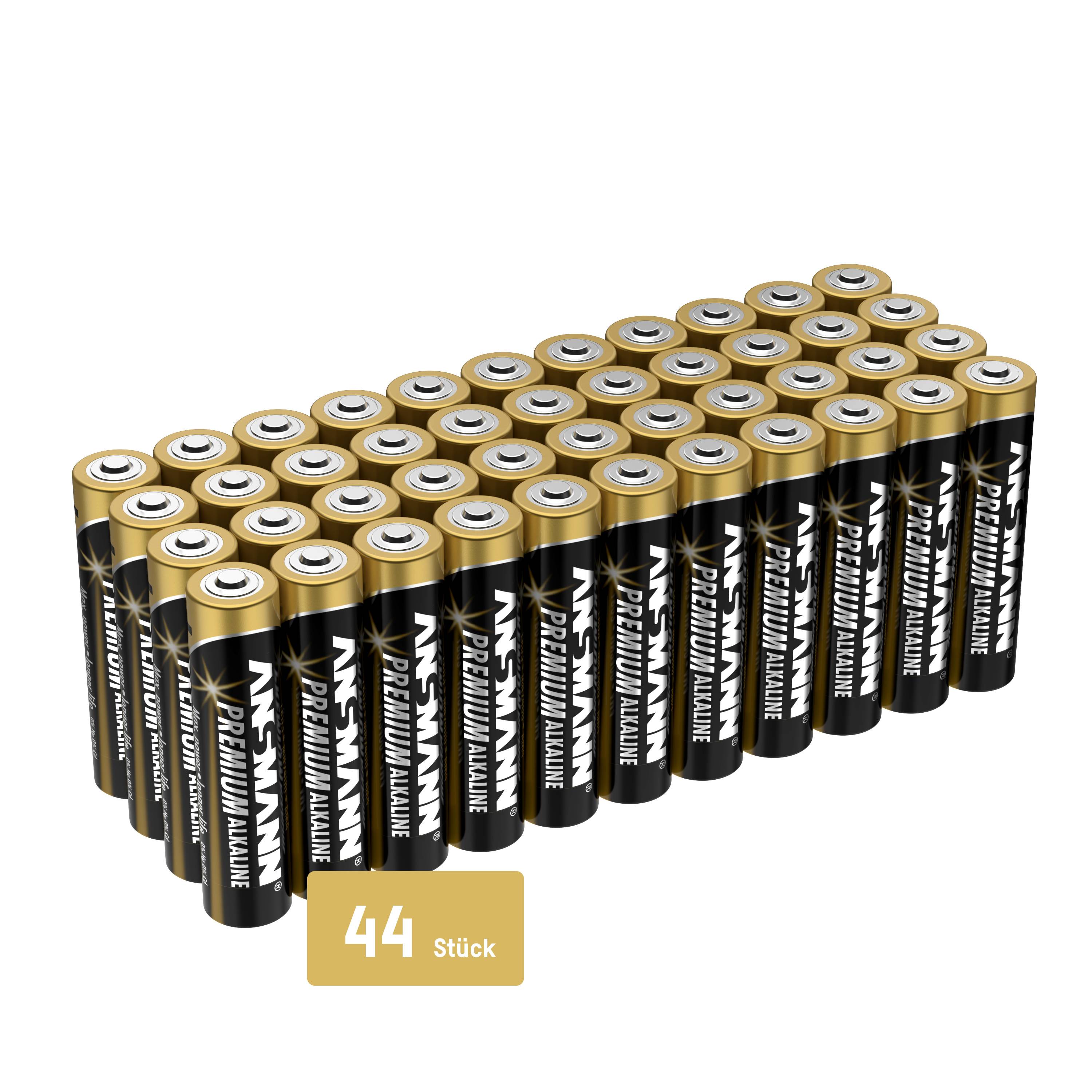 44 piles alcalines Premium alignées en noir et or.