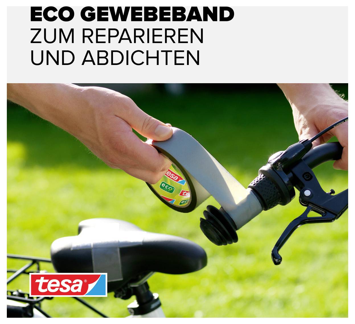 Une main enroule du ruban adhésif de tissu Tesa Eco autour du guidon d'un vélo. Texte : 'Ruban de tissu Eco pour réparer et sceller'.