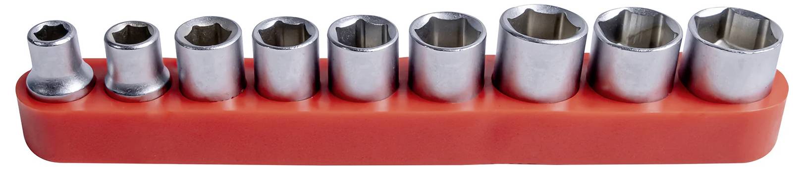 Comparaison de huit tailles de clés à douille disposées sur un support rouge, du plus petit au plus grand.