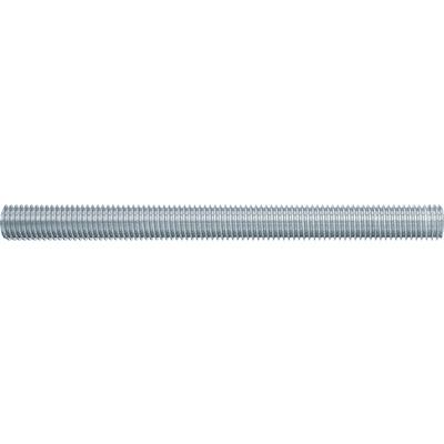 Une longue tige filetée en argent ou un boulon à vis montré horizontalement sur un fond blanc.