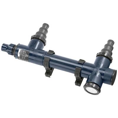 Un tuyau en plastique bleu avec plusieurs raccords, probablement un élément d'un système de canalisation d'eau, sur un fond blanc.