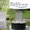 Module de cascade BellAqua, une cascade rectangulaire moderne en acier inoxydable, installée dans un bassin décoratif de jardin.