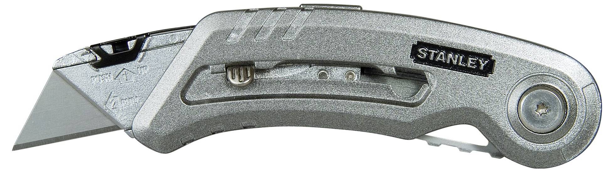 Un couteau universel Stanley en argent avec la lame déployée. Il possède une poignée ergonomique et un design compact.