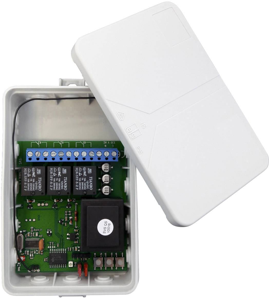 Un boîtier blanc ouvert révèle un circuit électronique avec plusieurs connexions bleues et un transformateur noir.