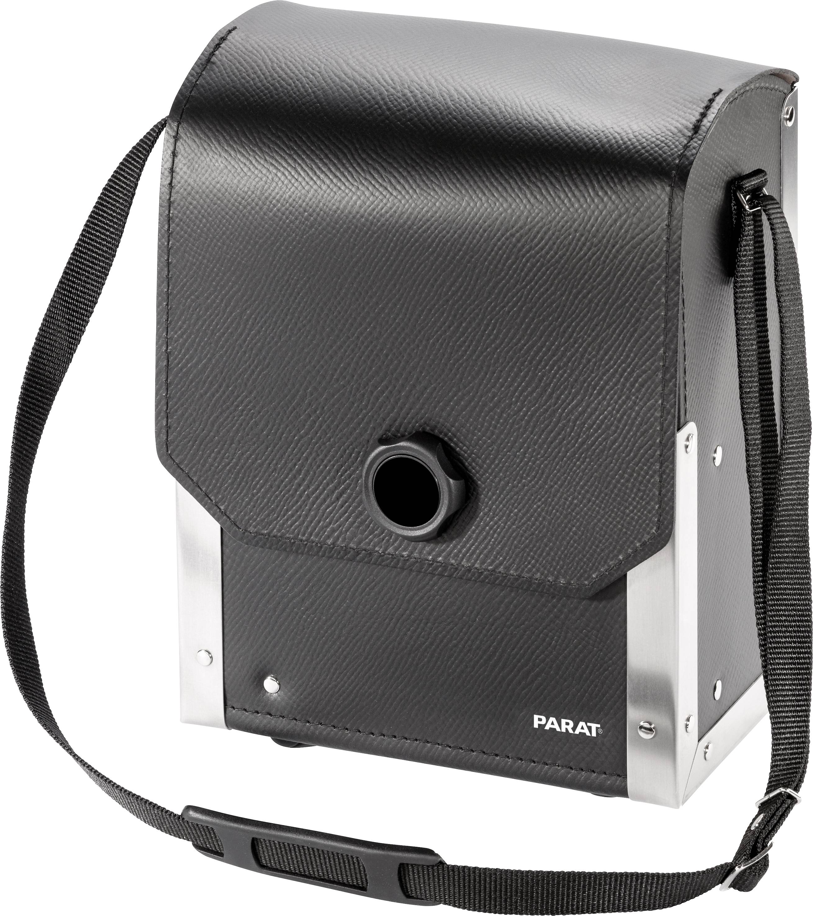 Sac noir rectangulaire avec sangles d'épaule et cadre métallique, portant la marque 'PARAT'.