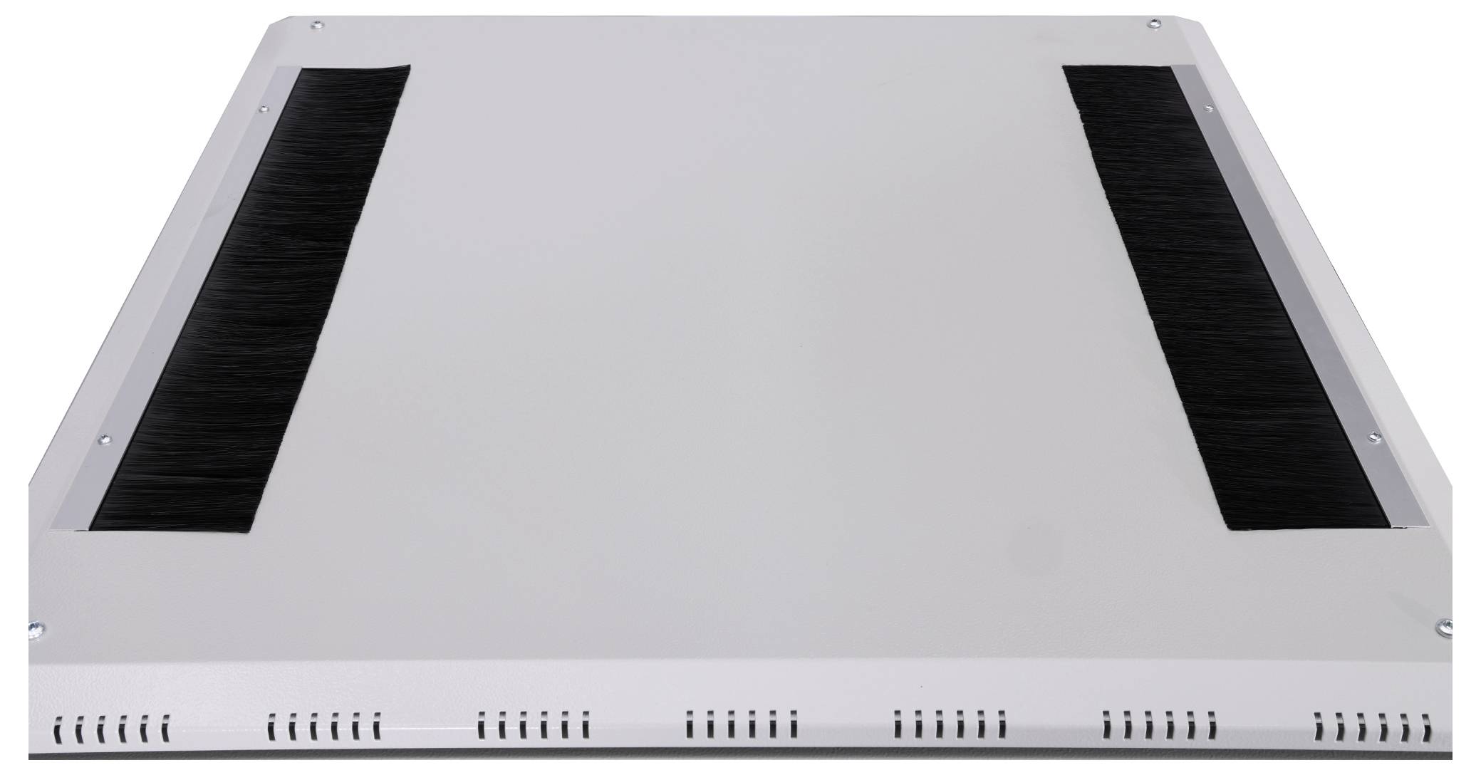 Couvercle rectangulaire blanc avec deux rangées de brosses noires parallèles en surface, probablement conçu comme protection contre la poussière.