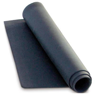 Un tapis de yoga noir, partiellement enroulé, est posé sur un sol. Adapté pour des exercices de fitness et de relaxation.