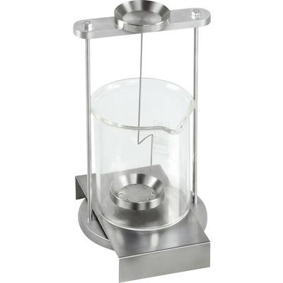 Un bécher de laboratoire est placé sur une plateforme métallique avec un tamis suspendu au-dessus, fixé à des tiges.