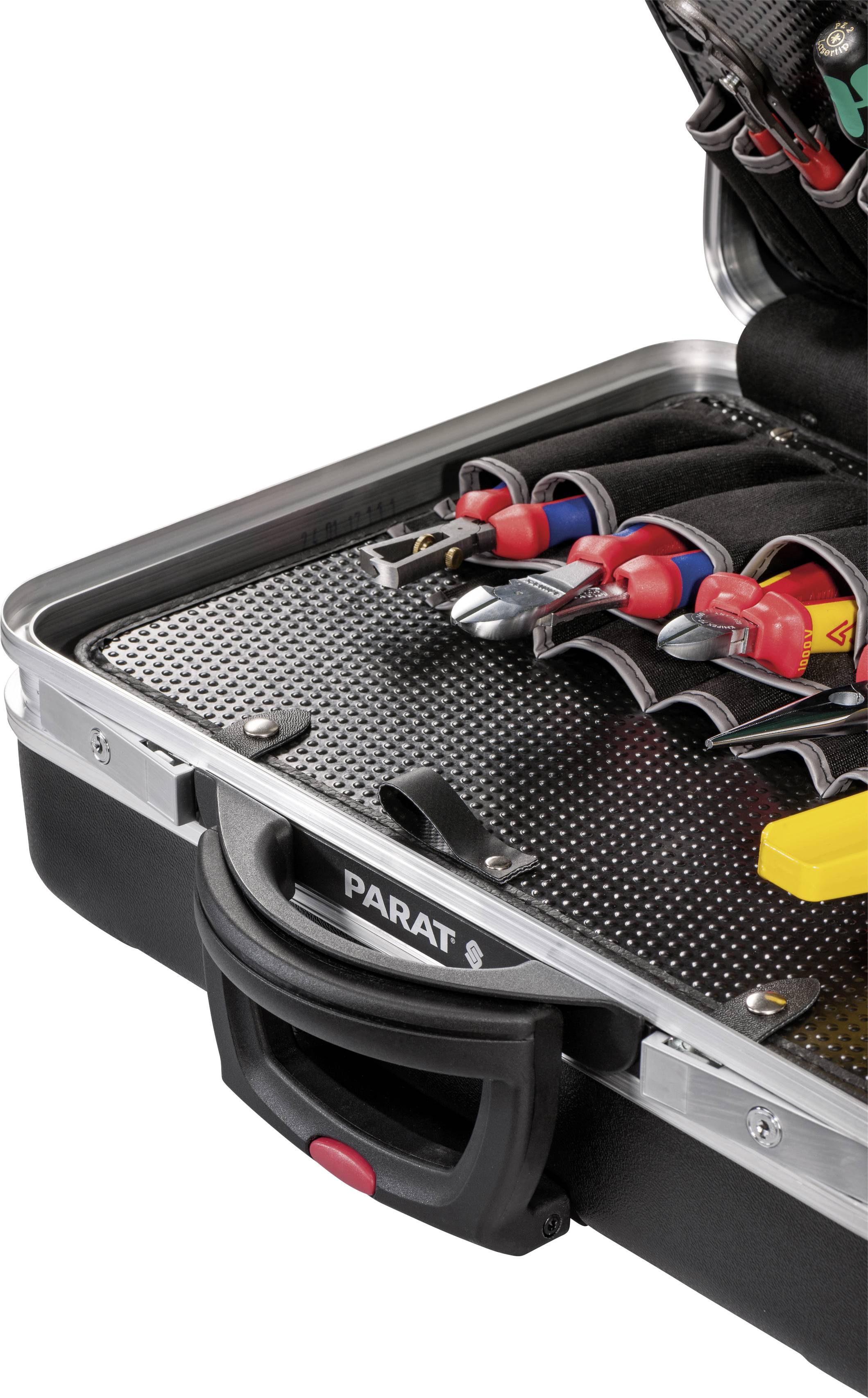 Boîte à outils ouverte contenant divers outils manuels dans des supports spécialisés, comprenant des tournevis et des pinces.