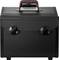 Une valise à outils noire avec poignée. La mallette possède deux verrous tournants et un design compact.