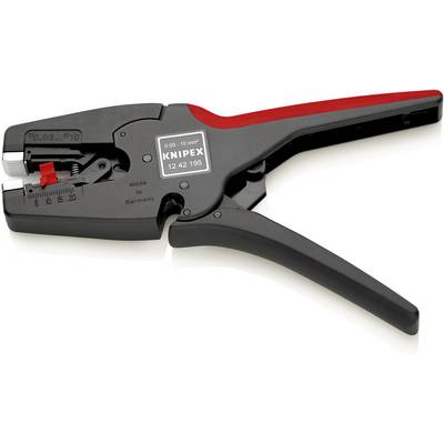 Pince à dénuder avec poignée rouge et noire, nom de marque et numéro de modèle clairement visibles sur la pince, utilisée pour dénuder les fils.