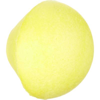 Une boule jaune en pâte à modeler ou en caoutchouc, photographiée sur un fond blanc.