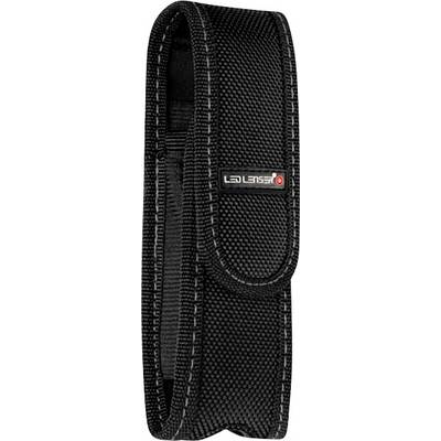 Étui noir en nylon avec fermeture velcro et écusson logo. Il sert à ranger et protéger de petits objets tels que des lampes de poche.