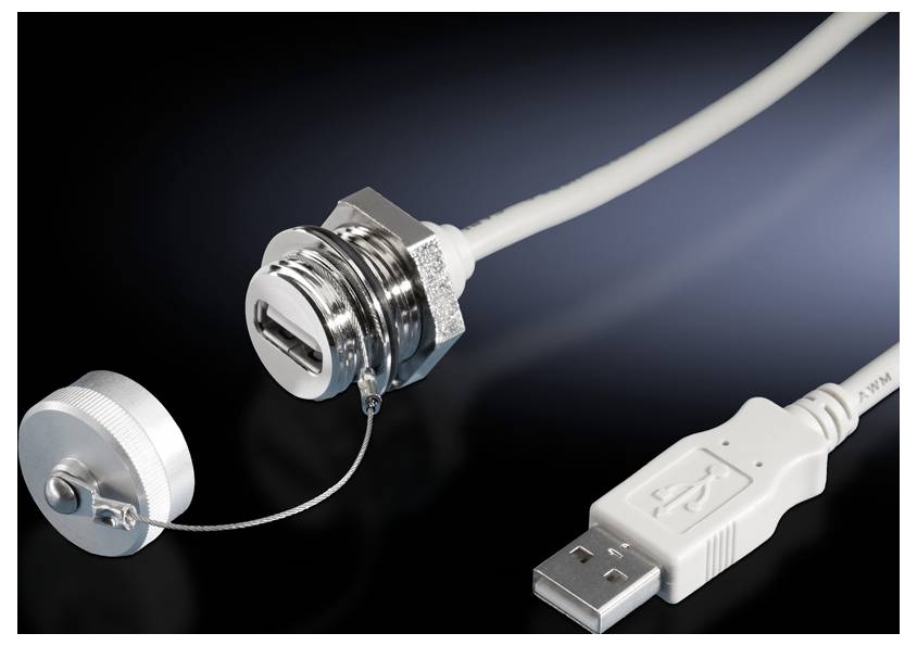 Un connecteur et une prise USB avec un capuchon de protection, reliés par un câble blanc, sur un fond noir.