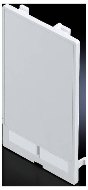 Coque de couverture blanche rectangulaire avec des crochets de fixation en haut et de petites ouvertures en bas, probablement destinée aux installations électriques.