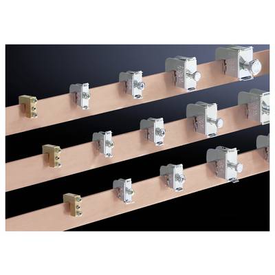 Plusieurs barres de cuivre horizontales avec des éléments de connexion métalliques sur un fond noir.