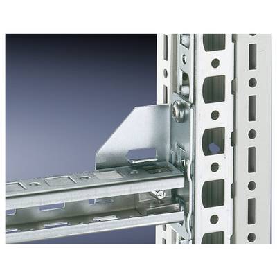 Un connecteur d'angle métallique fixe deux poutres en acier perforées dans un système de rayonnage, illustrant la stabilité et les détails de construction.