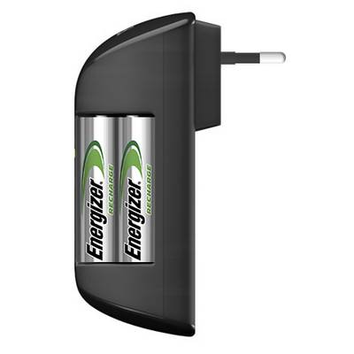 Chargeur noir et gris avec deux batteries 'Energizer Recharge' insérées dans un support de prise électrique.