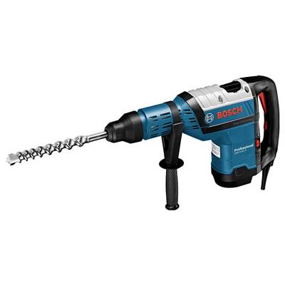 Une perceuse électrique bleue et noire avec un foret à spirale attaché, équipée d'une poignée de préhension. La marque 'Bosch' est visible sur le côté.