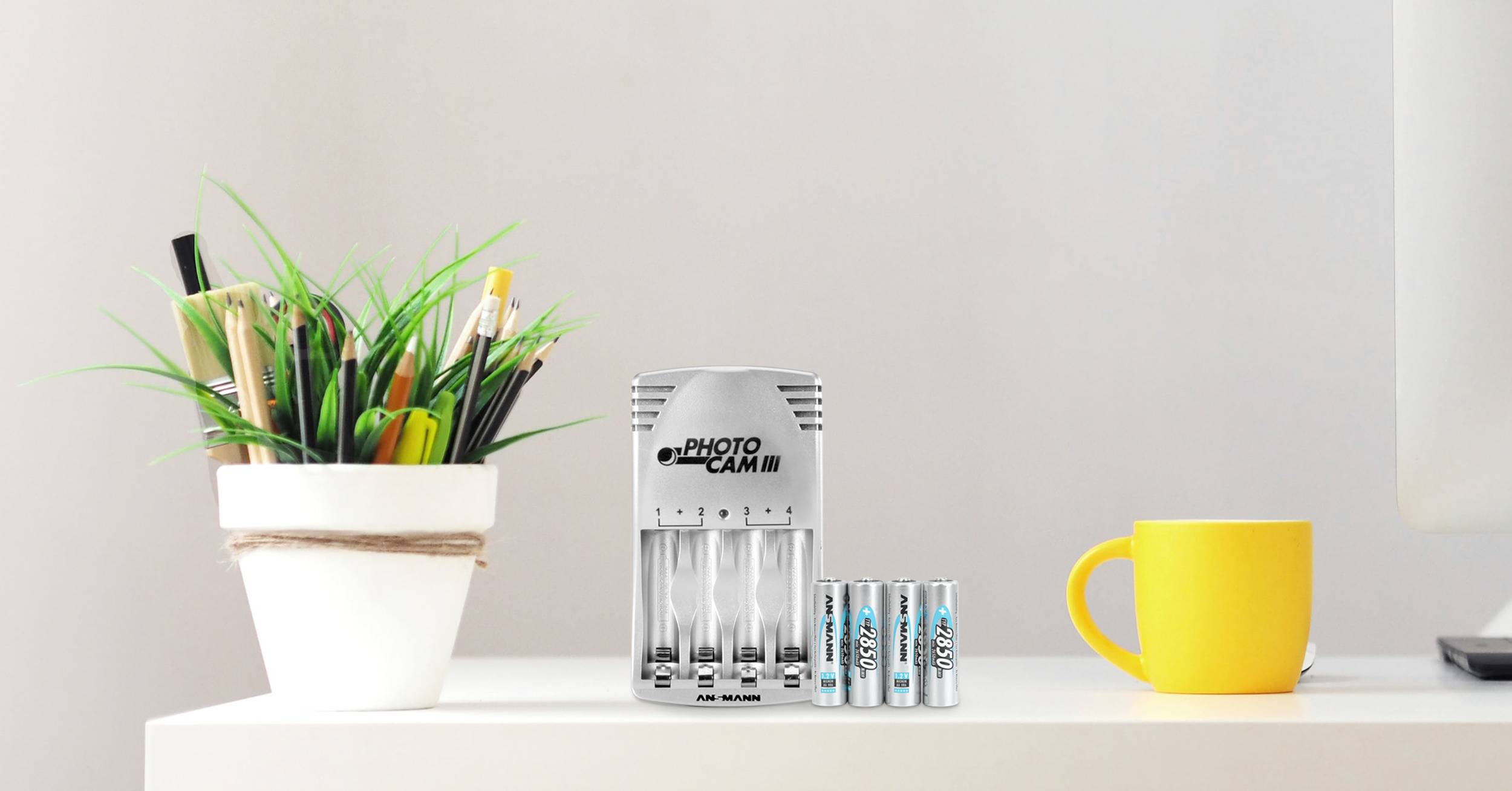 Chargeur de piles rondes NiCd, NiMH avec accus Ansmann Photocam III-1