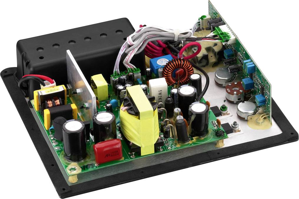 Circuit électronique avec divers composants tels que des résistances, des condensateurs et des bobines, montés dans un boîtier noir.