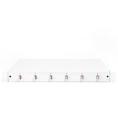 Boîte de distribution réseau blanche avec six ports numérotés sur le devant. Les connexions sont marquées en rouge.