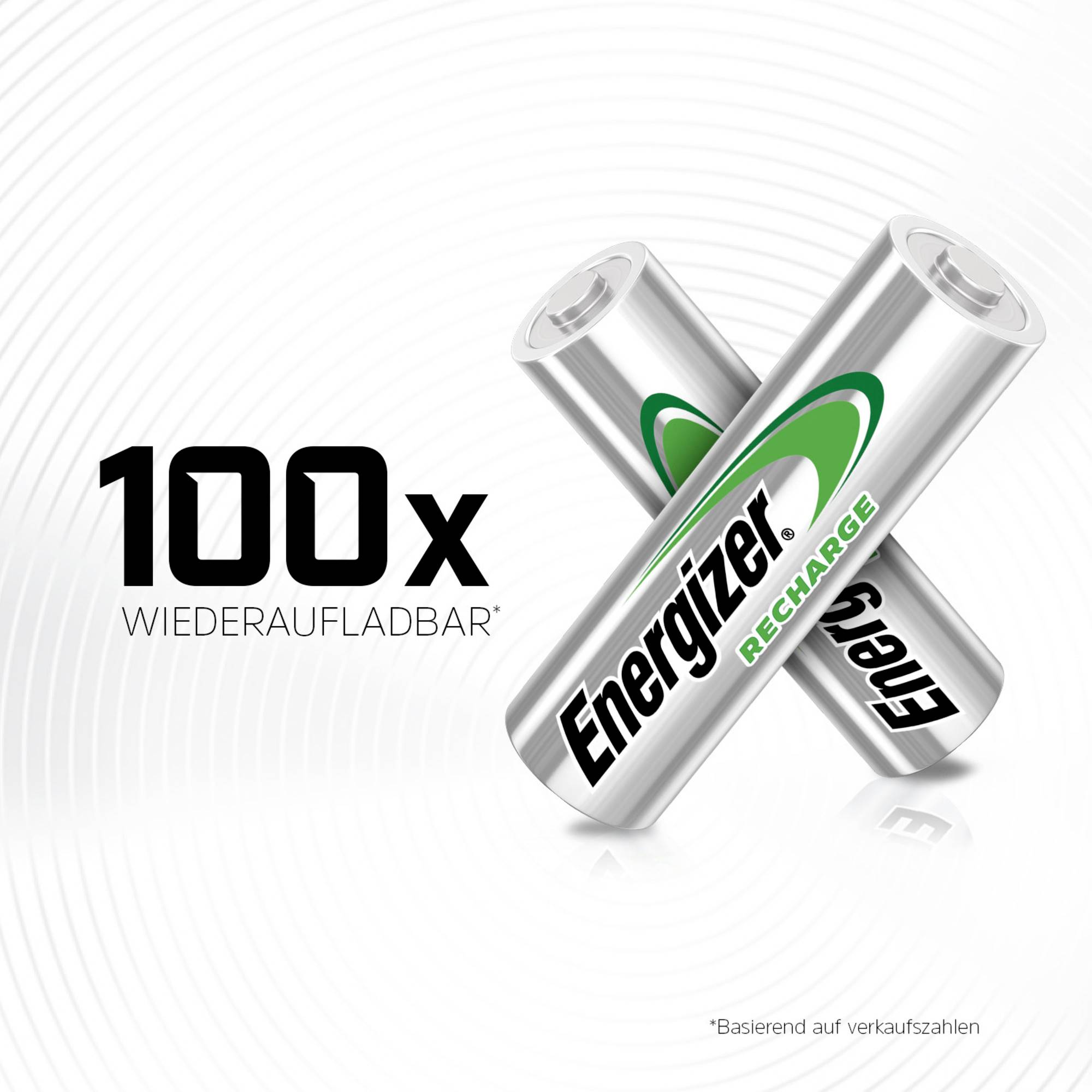 Deux piles rechargeables Energizer portant l'inscription « 100 fois rechargeables », présentées devant un fond blanc.
