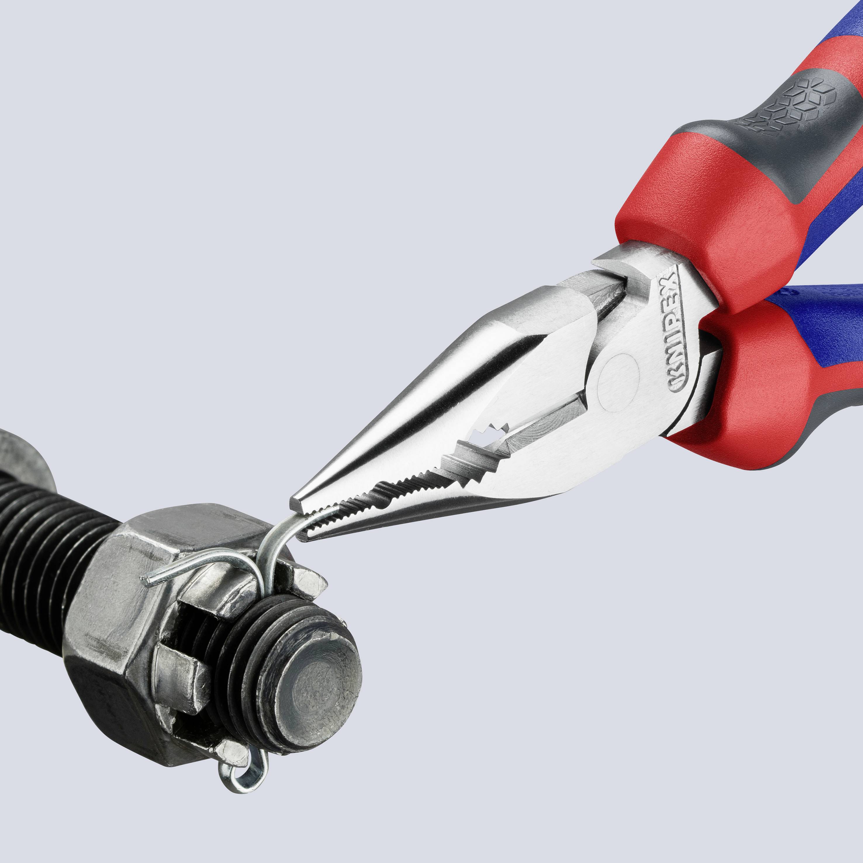 Une pince rouge et bleue tient une vis avec des accessoires supplémentaires, sur un fond gris.