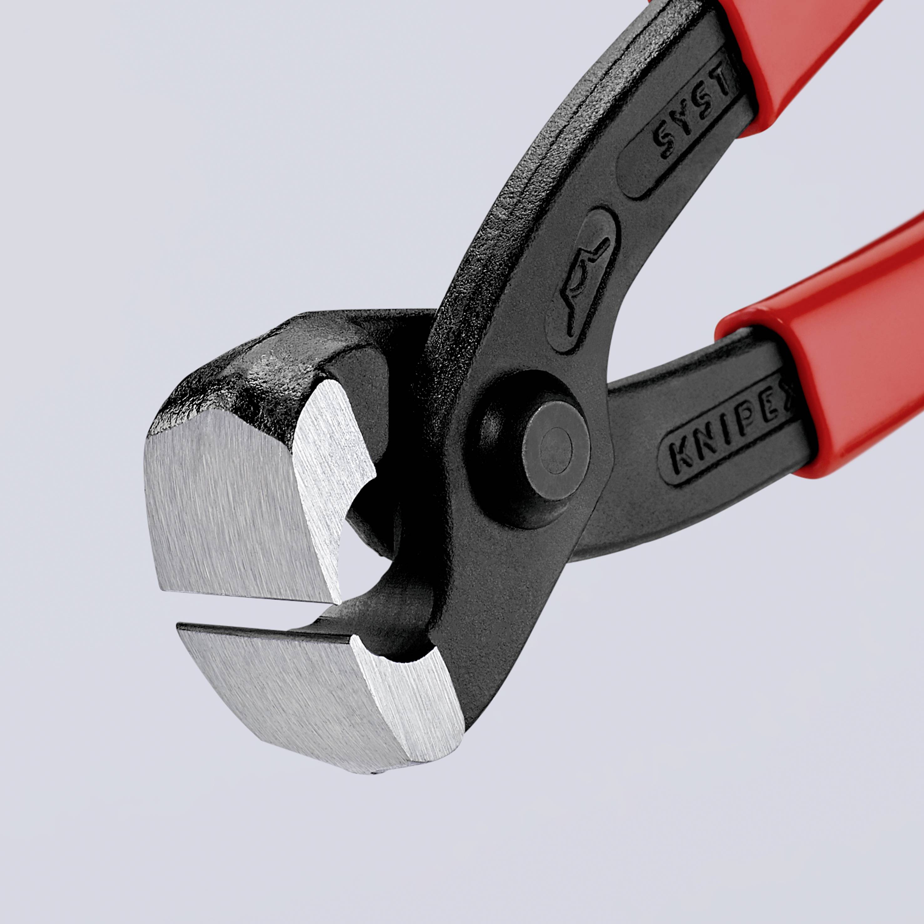 Gros plan d'une pince coupante latérale rouge et noire, utilisée pour couper des fils ou des câbles.