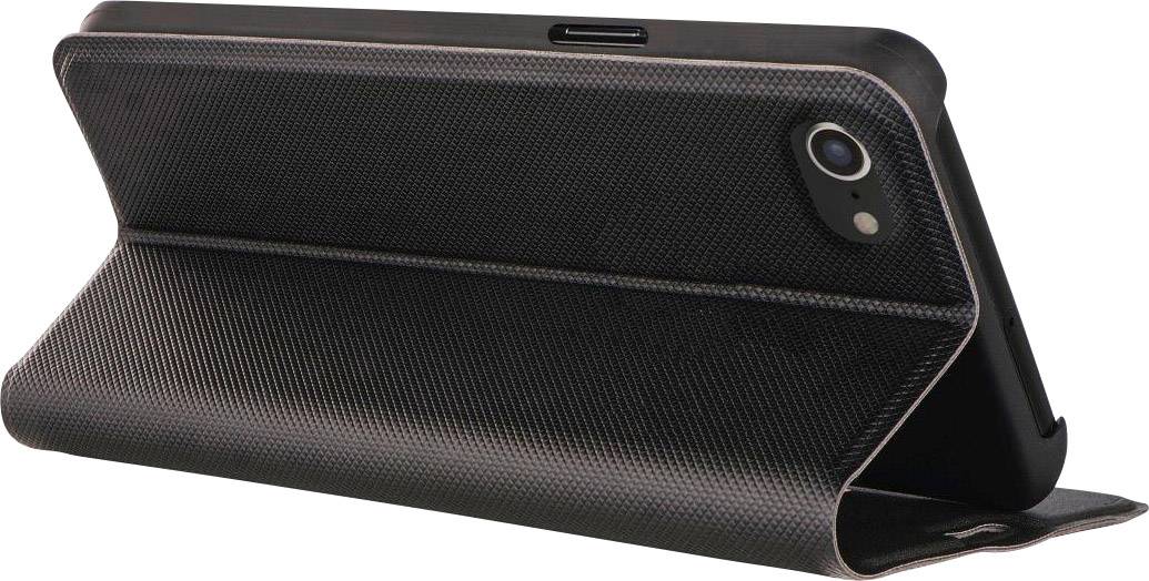 Un smartphone dans un étui texturé noir et pliable, ouvert à un angle horizontal et posé sur une table.