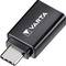 Un adaptateur de charge USB-C de VARTA, noir, compact, doté d'un port USB-C apparent.