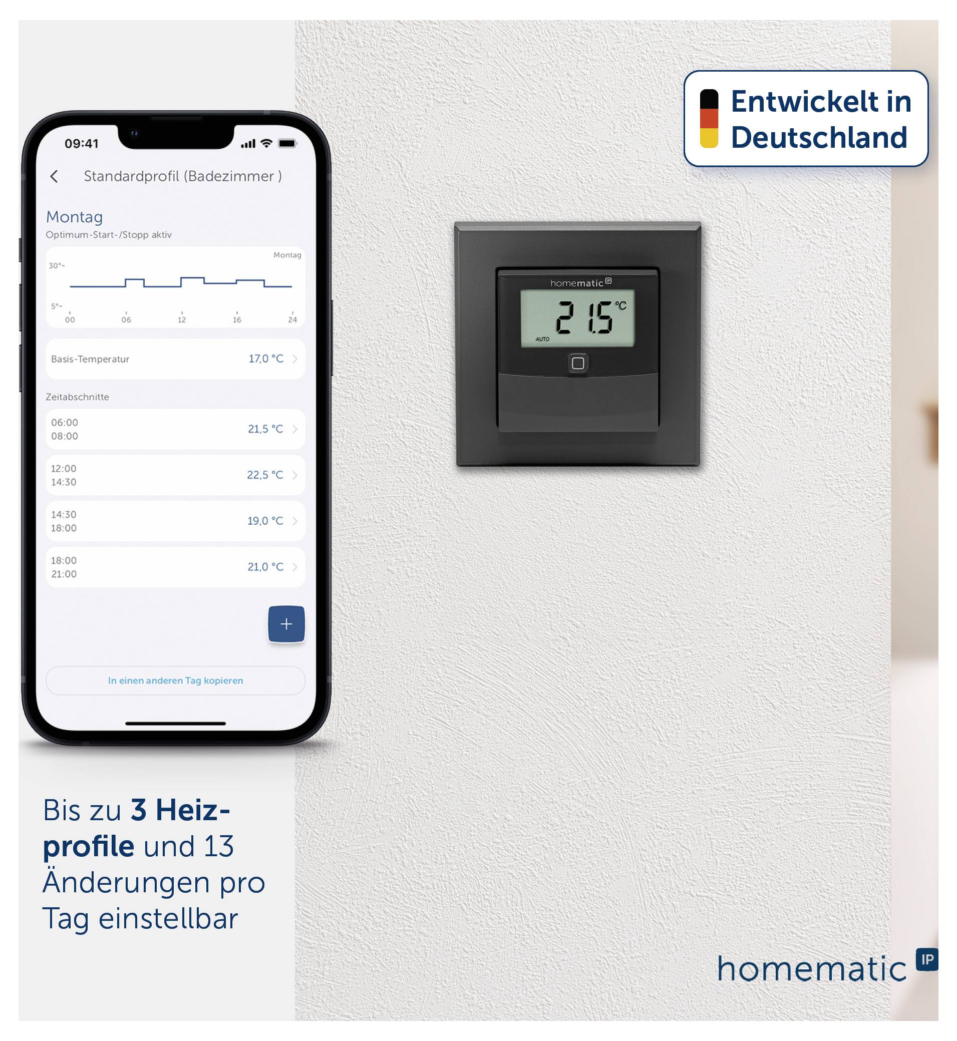 Smartphone avec application de profil de chauffage à côté d'un thermostat mural numérique ; Remarque : jusqu'à 3 profils de chauffage et 13 modifications par jour réglables, 'Développé en Allemagne'.