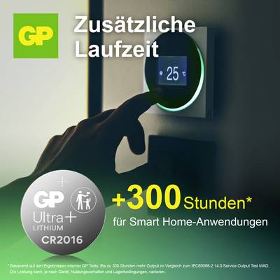 Publicité pour GP Ultra+ Lithium CR2016 : Un doigt actionne un appareil domotique ; texte « Autonomie supplémentaire » et « +300 heures* pour les applications domotiques ».