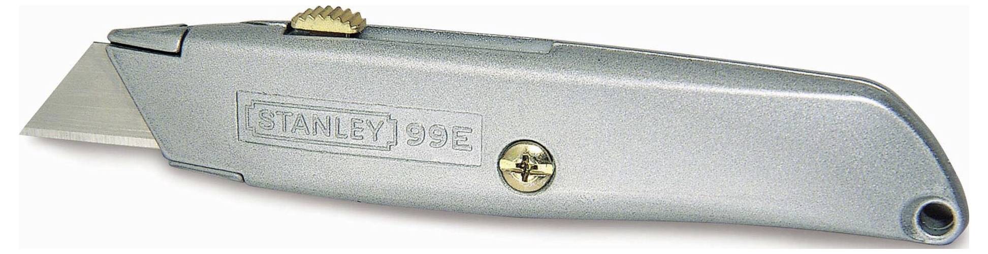 Un couteau multifonction gris portant l'inscription 'STANLEY 99E' sur le côté, avec une lame légèrement sortie.