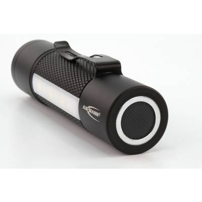 Lampe de poche noire de forme cylindrique avec surface texturée et clip sur le côté. Nom de la marque visible sur le côté.