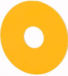 Un cercle de forme de donut orange sur un fond blanc, ressemblant à un grand anneau ou à un disque.