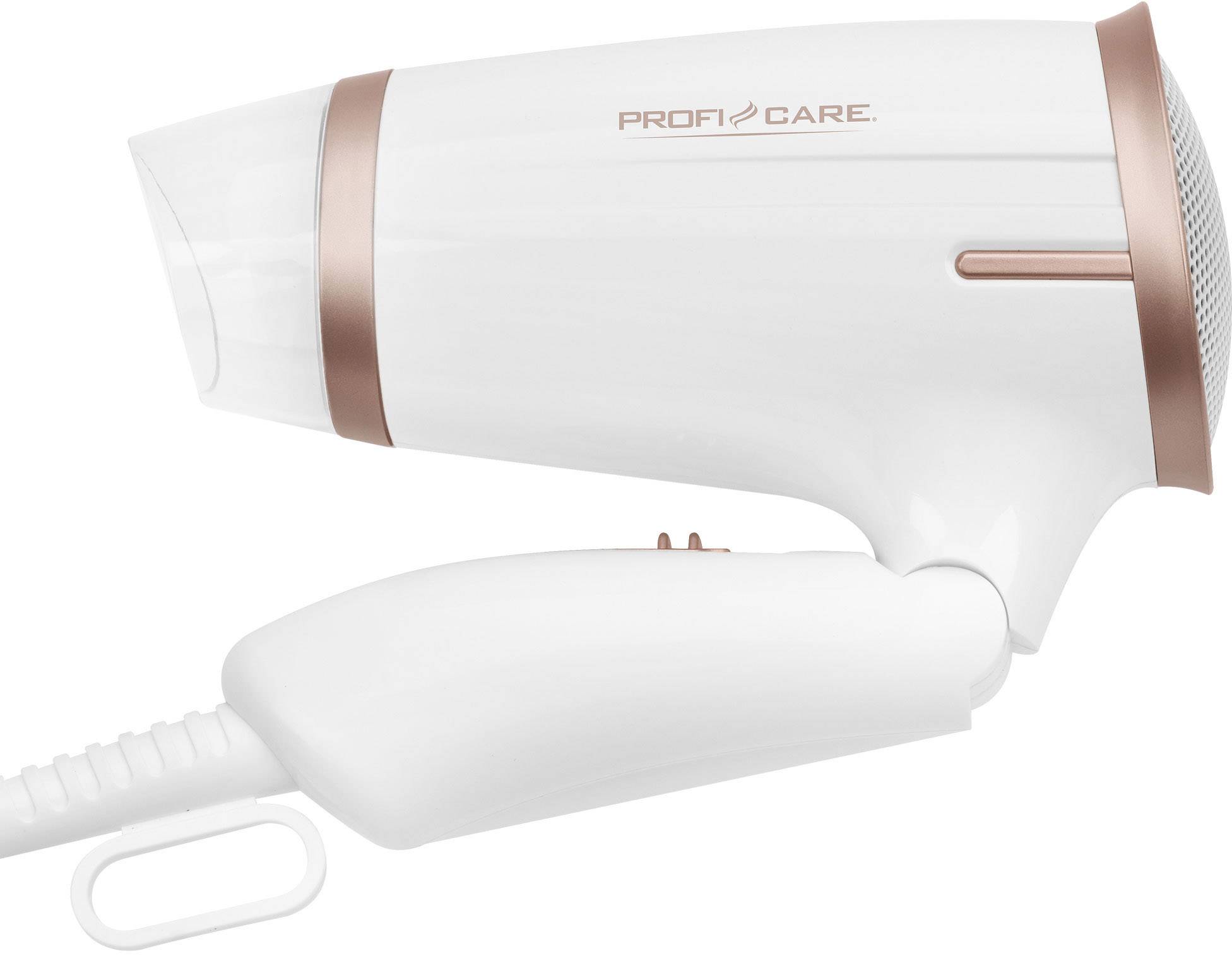 Sèche-cheveux blanc avec des détails couleur cuivre, inscription 'PROFI CARE' sur le côté. Design compact avec poignée pliable.
