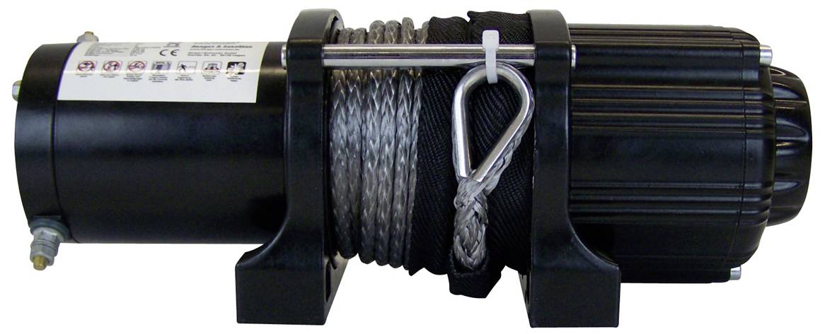 Treuil électrique avec câble métallique et crochet, monté sur un support.