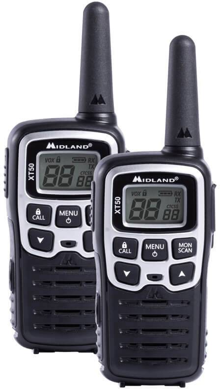 Deux radios portatives noires avec des écrans gris et des antennes. Les deux affichent le chiffre '88' sur leurs écrans.