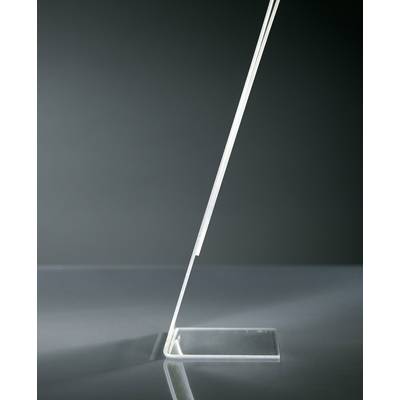 Un objet transparent, fin et incliné en verre ou en plastique est solidement posé sur un socle plat et rectangulaire.