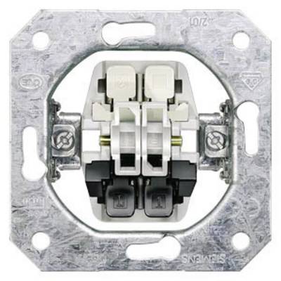 Un module d'interrupteur avec un cadre métallique présente deux interrupteurs à bascule. Adapté pour les installations électriques intérieures.