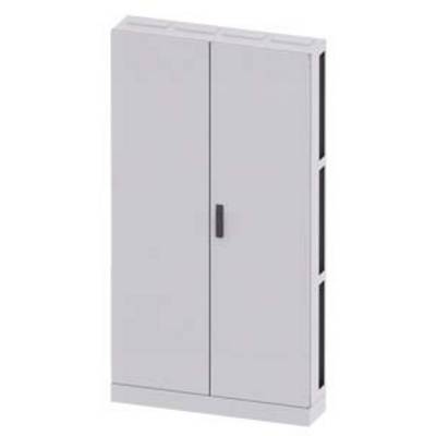Une armoire métallique grise à deux portes. L'armoire est haute et dispose d'une poignée noire au centre des portes.